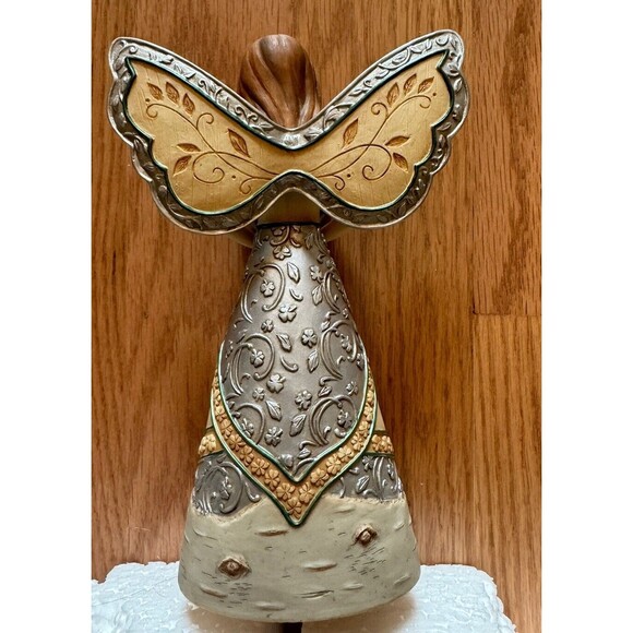 New Elements Irish Blessings Figurine 6" Angel Holding Claddagh #82188 NIB - Picture 2 of 6